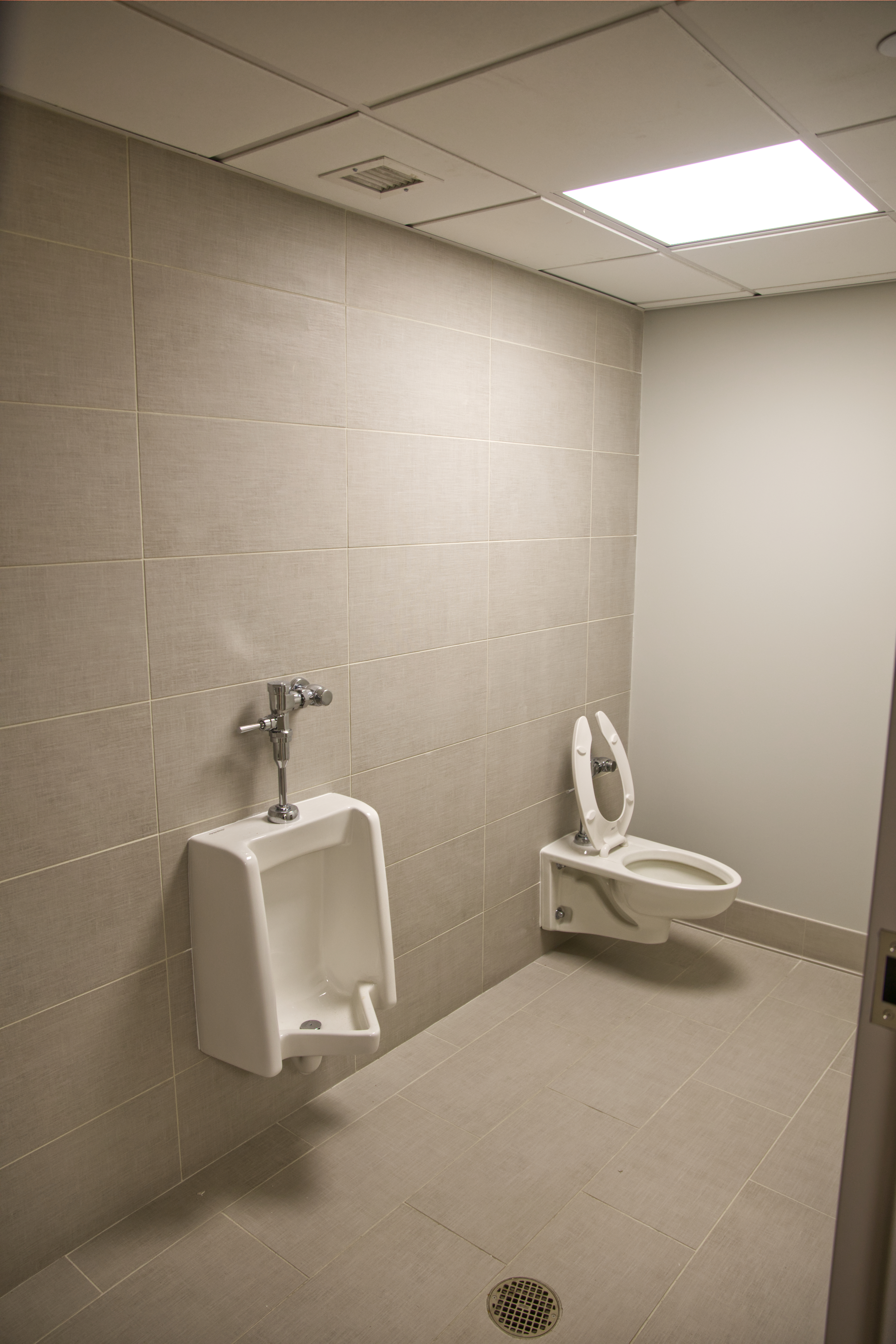 Bathroom-in-Second-Floor-Ambulance-Corps-Lounge-2